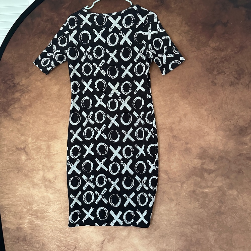 LuLaRoe Black and White XO Pattern Midi Dress